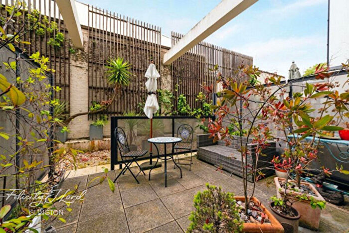2 Bedroom Apartment For Sale In Citygate House, N1 - Photo 6