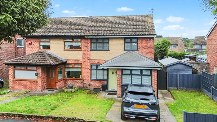 3 Bedroom Semi-Detached House For Sale In Abinger Road, Ashton-In-Makerfield, WN4