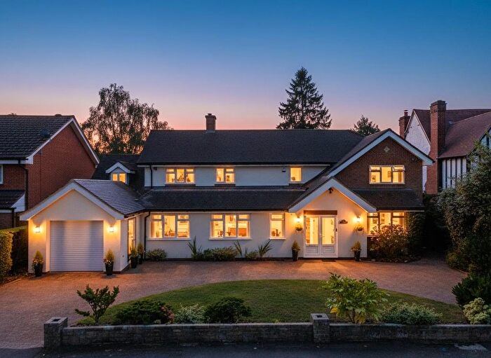 6 Bedroom Detached House For Sale In Silhill Hall Road, Solihull, B91