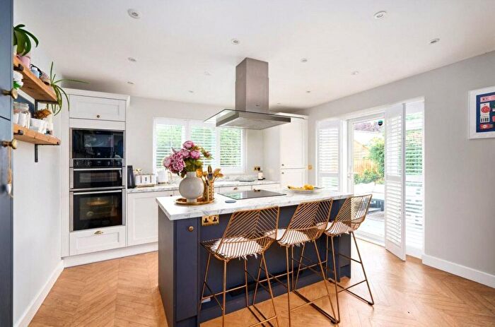 4 Bedroom Flat To Rent In Glenhurst Ave, Ruislip, HA4