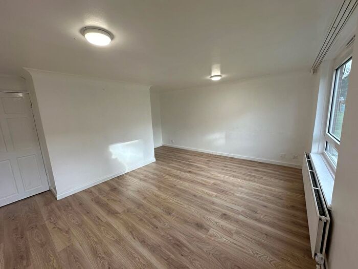 3 Bedroom Flat To Rent In Altair Close, Tottenham, N17
