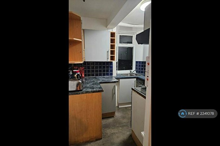 2 Bedroom Flat To Rent In Cowan Street, Glasgow, G12