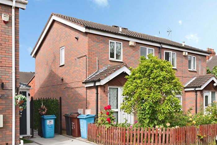 3 Bedroom Semi-Detached House For Sale In Bannister Drive, Hull, HU9