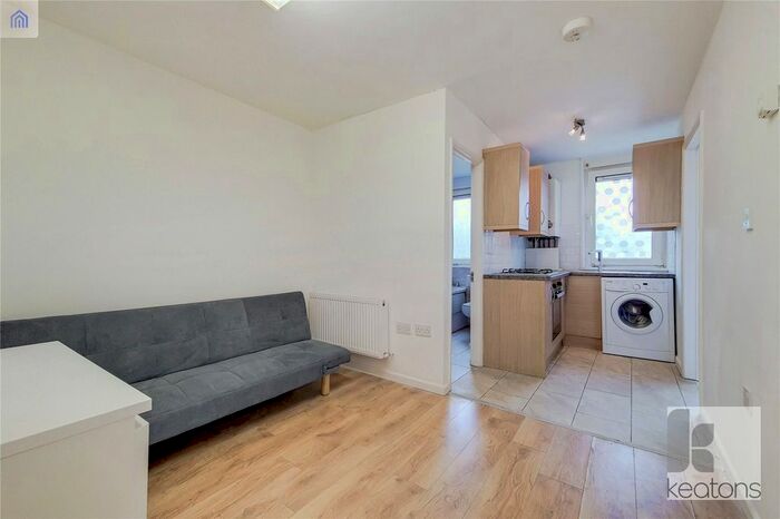 1 Bedroom Flat To Rent In Merganser Court, Edward Street, London, SE8
