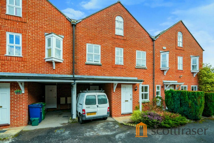 3 Bedroom Link Detached House To Rent In Woodman Villas, New High Street, Headington, OX3