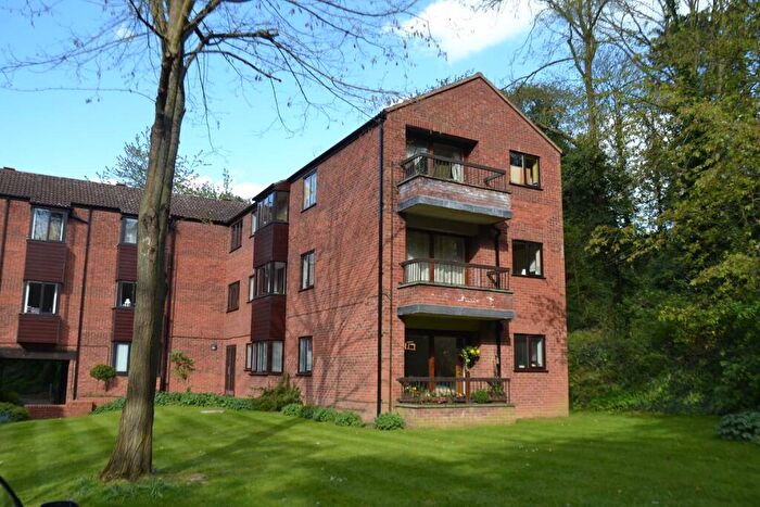 2 Bedroom Flat To Rent In Copperwood, Hertford, SG13