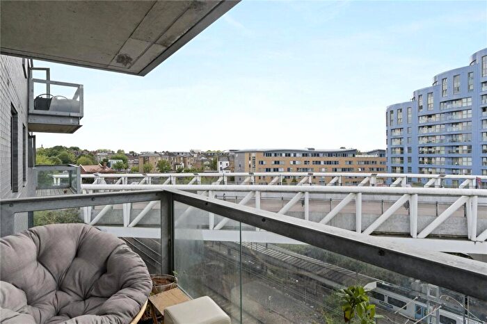2 Bedroom Apartment To Rent In Drayton Park, Highbury, London, N5