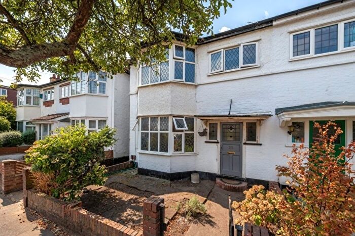 4 Bedroom Semi Detached House For Sale In West Park Avenue, Kew, Richmond, Surrey, TW9