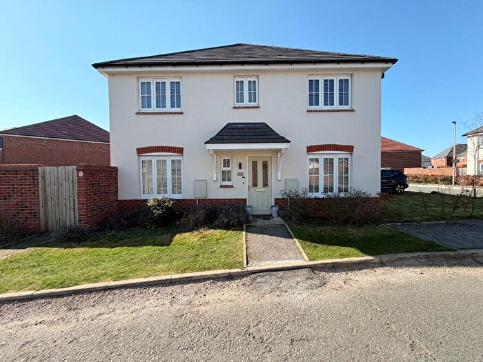 3 Bedroom Semi Detached House For Sale In Cuddington Grove, Rossmore, CH65
