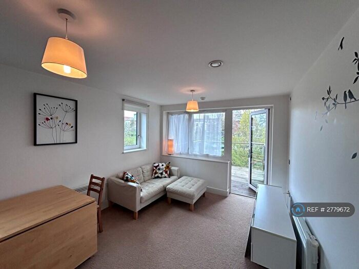 2 Bedroom Flat To Rent In Bell Barn Road, Birmingham, B15