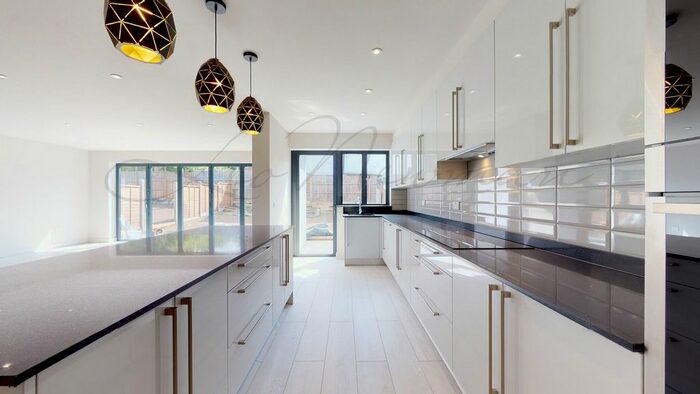 5 Bedroom Property To Rent In Greyhound Hill, Hendon, NW4