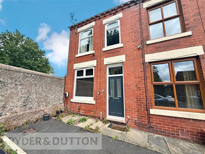 3 Bedroom End Of Terrace House To Rent In Daisy Street, Chadderton, Oldham, Greater Manchester, OL9