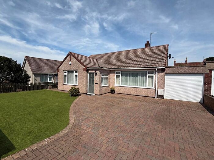 2 Bedroom Bungalow For Sale In Heathfield Way, Nailsea, North Somerset, BS48