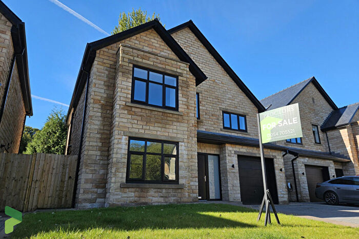 6 Bedroom Detached House To Rent In Victoria Gardens, Waterside, Darwen, BB3