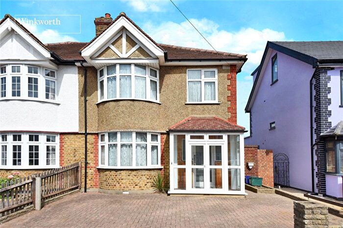 3 Bedroom Semi Detached House For Sale In Abbotts Road, Cheam, Sutton, SM3