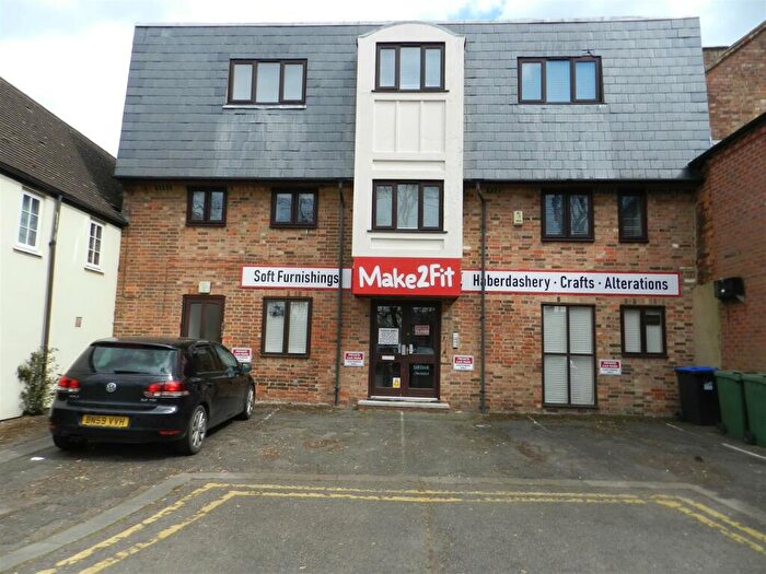 1 Bedroom Flat To Rent In Daventry, NN11