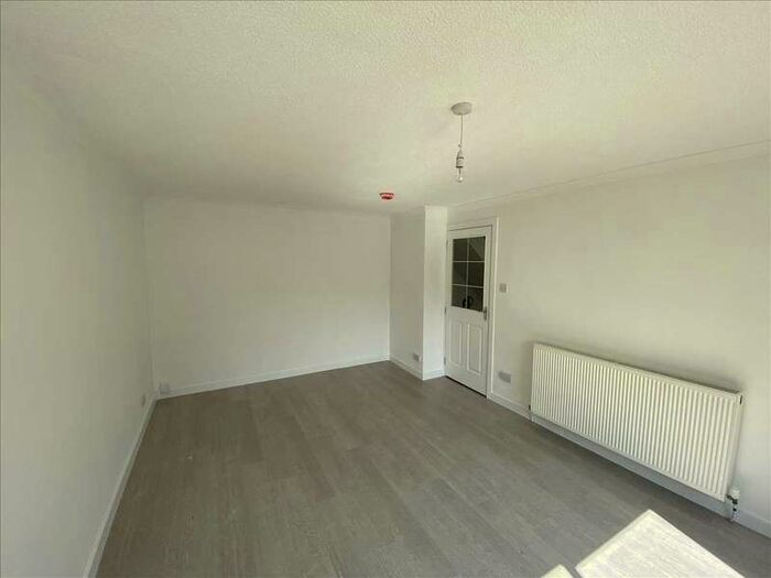 4 Bedroom Terraced House To Rent In Melrose Road, Greenfaulds