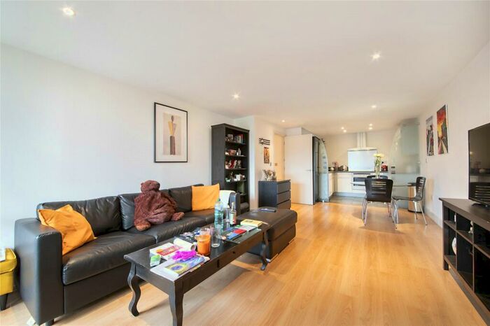 1 Bedroom Flat To Rent In Galaxy Building, Crews Street, E14