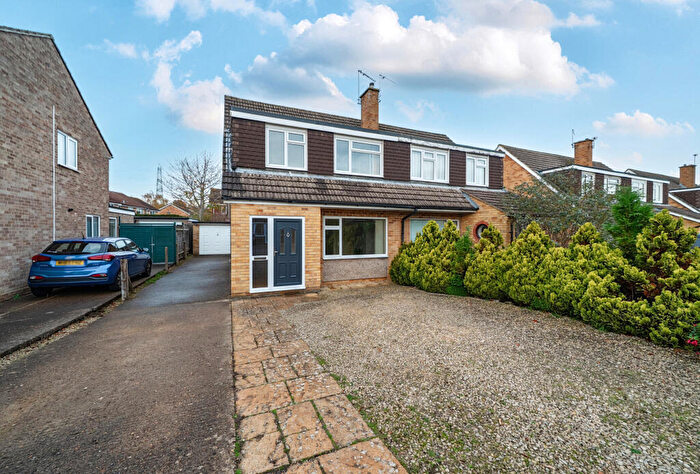 3 Bedroom Semi-Detached House For Sale In Deanfield Road, Oxford, Oxfordshire, OX2