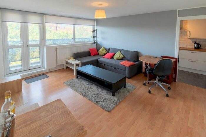 2 Bedroom Flat To Rent In Leontine Close, London, SE15