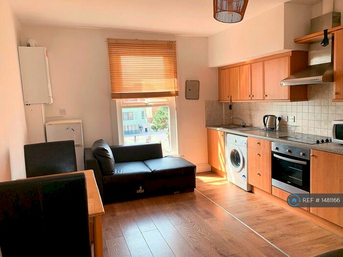 2 Bedroom Flat To Rent In Kingsland High Street, London, E8