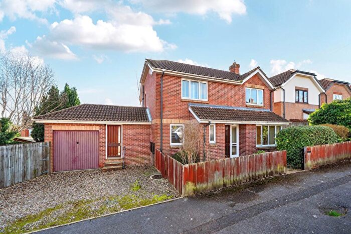 4 Bedroom Detached House For Sale In Bouverie Avenue, Salisbury, SP2