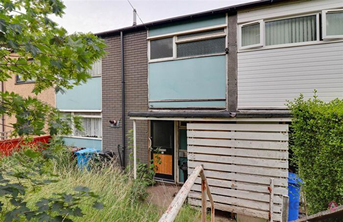 3 Bedroom Terraced House For Sale In Park Spring Drive, Sheffield, S2