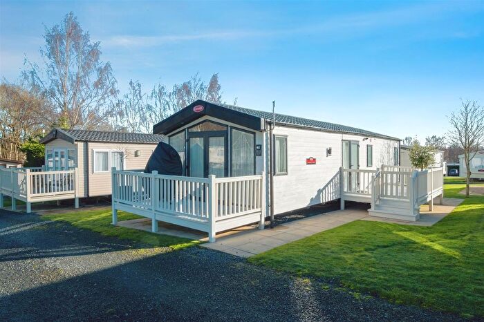 2 Bedroom Park Home For Sale In Malvern View, Stanford Bishop, Worcester, WR6