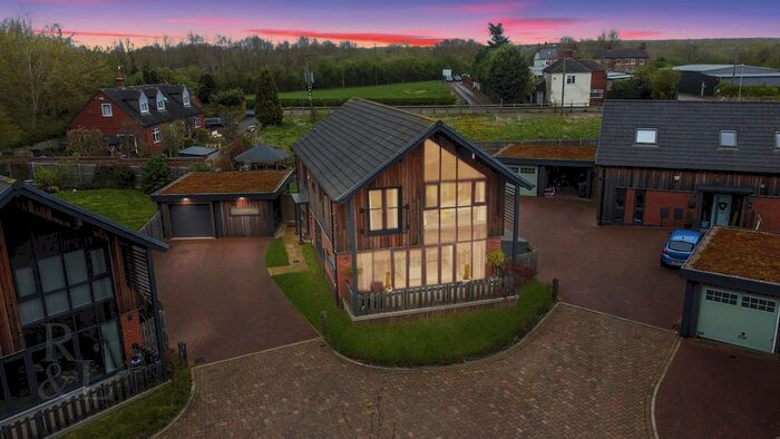 5 Bedroom Detached House For Sale In Stone Row Place, Moira, DE12