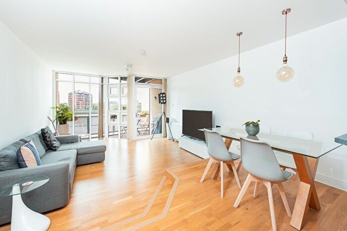 2 Bedroom Flat To Rent In Prices Court, Battersea, SW11