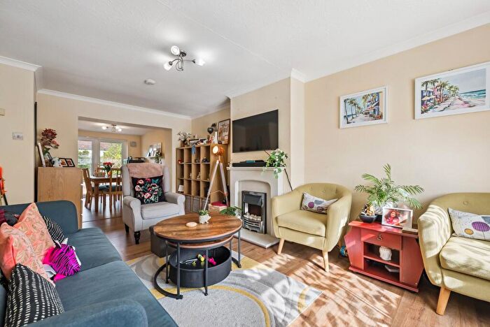 2 Bedroom Semi-Detached House For Sale In Scott Drive, Bearsden, G61