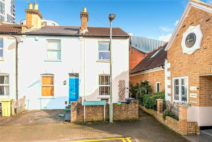 2 Bedroom End Of Terrace House To Rent In Newbury Road, Bromley, London BR2