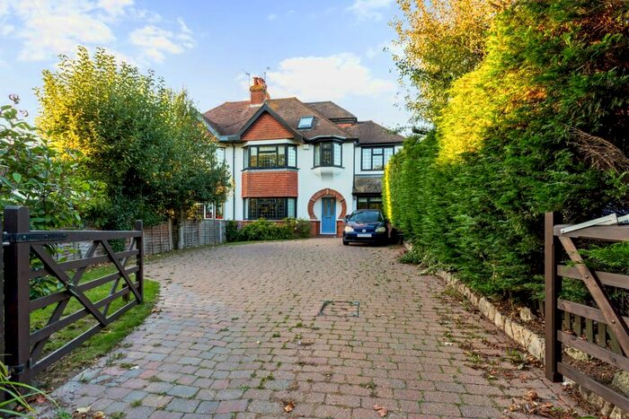 5 Bedroom Semi-Detached House To Rent In Cornwallis Avenue, Tonbridge, TN10