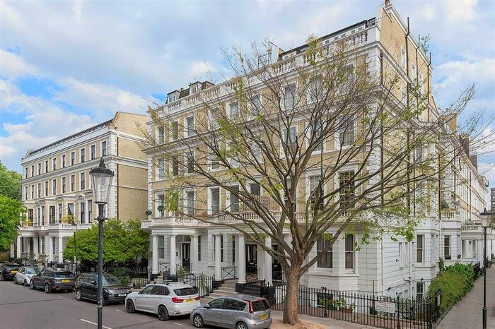 3 Bedroom Flat To Rent In Southwell Gardens, London, SW7