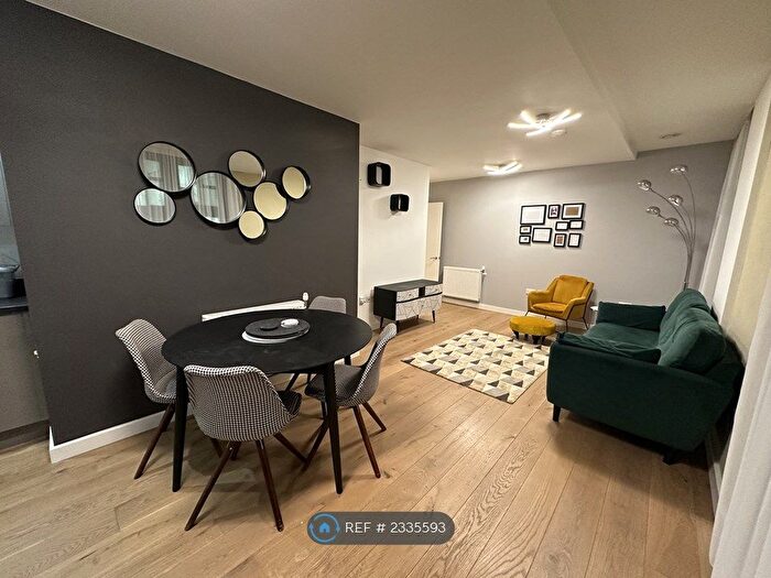 2 Bedroom Flat To Rent In Amelia Street, Elephant Amp; Castle, SE17