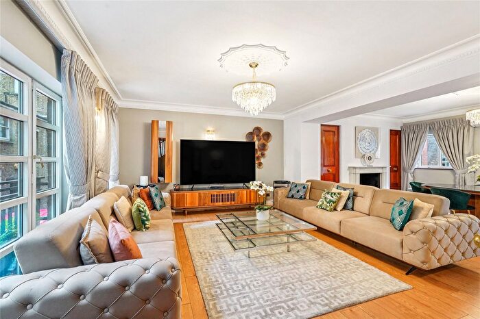 5 Bedroom Terraced House To Rent In Brick Street, Mayfair, W1J