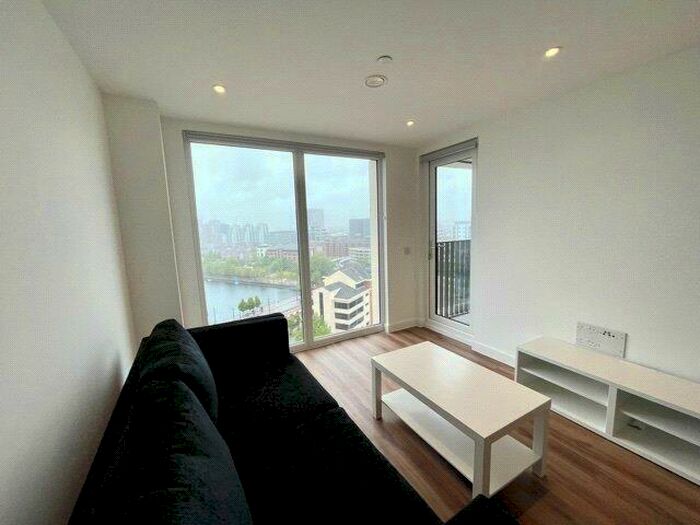 2 Bedroom Flat To Rent In The Gateway, Trafford Road, Salford, M5