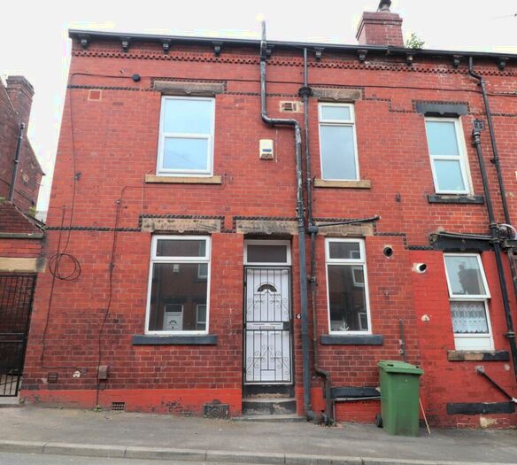 2 Bedroom House To Rent In Oban Terrace, Leeds, West Yorkshire, Uk, LS12