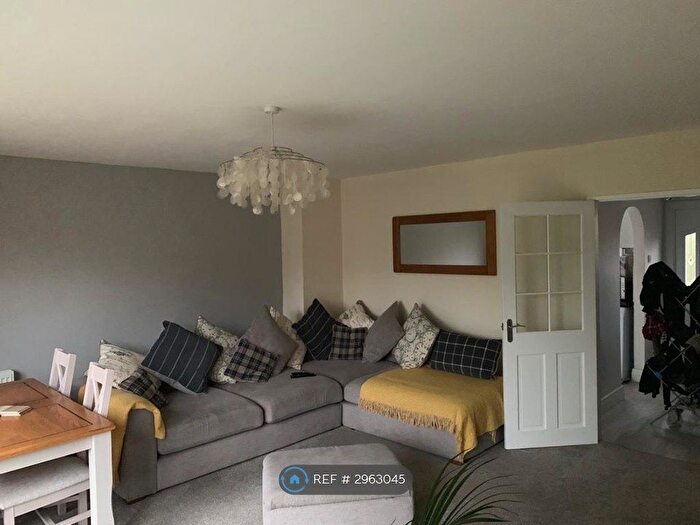 2 Bedroom Flat To Rent In Tandridge Drive, Orpington, BR6