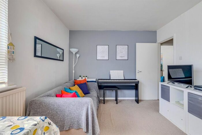 2 Bedroom Flat To Rent In Maton House, Estcourt Road, London, SW6