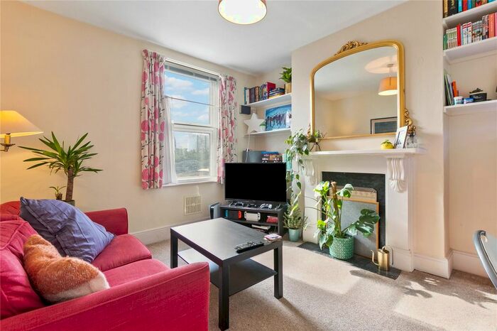 2 Bedroom Flat To Rent In Queenstown Road, Battersea, London, SW8