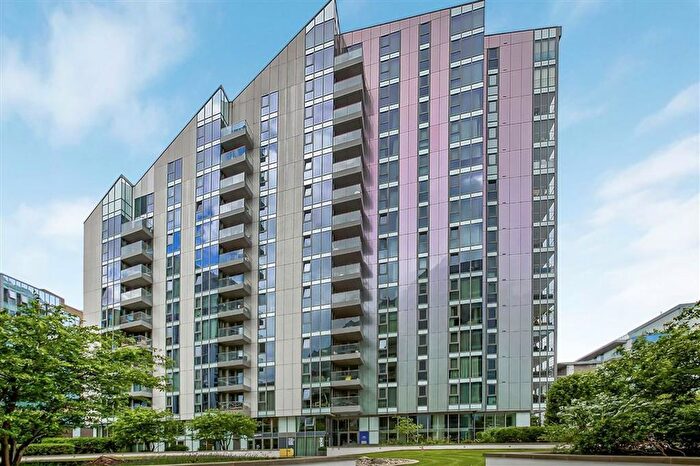 1 Bedroom Flat For Sale In Eastfields Avenue, Wandsworth, SW18