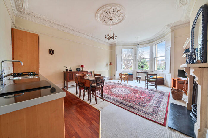 2 Bedroom Flat For Sale In Clifton Park Road, Bristol, BS8