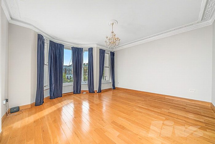 1 Bedroom Flat To Rent In St James' Gardens, Holland Park, W11