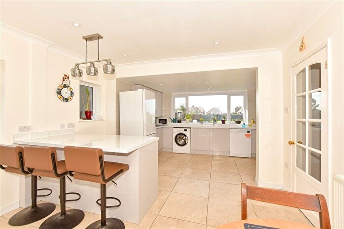 4 Bedroom Detached Bungalow For Sale In The Parade, Greatstone, Kent, TN28