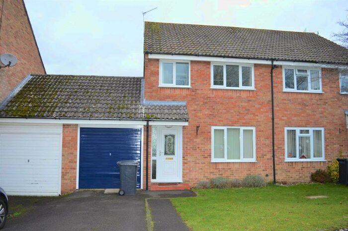 3 Bedroom Semi-Detached House To Rent In Gladstone Close, Kintbury RG17