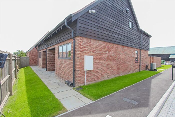 3 Bedroom Semi Detached House To Rent In , Aster Close, Didcot, OX11