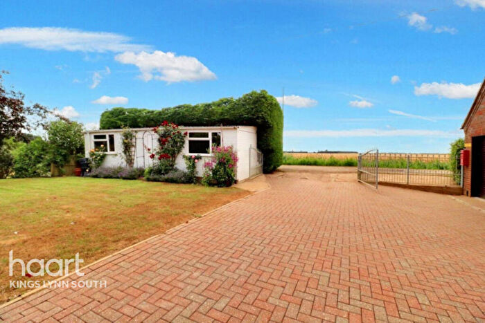 3 Bedroom Detached House For Sale In Fen Road, Magdalen, PE34