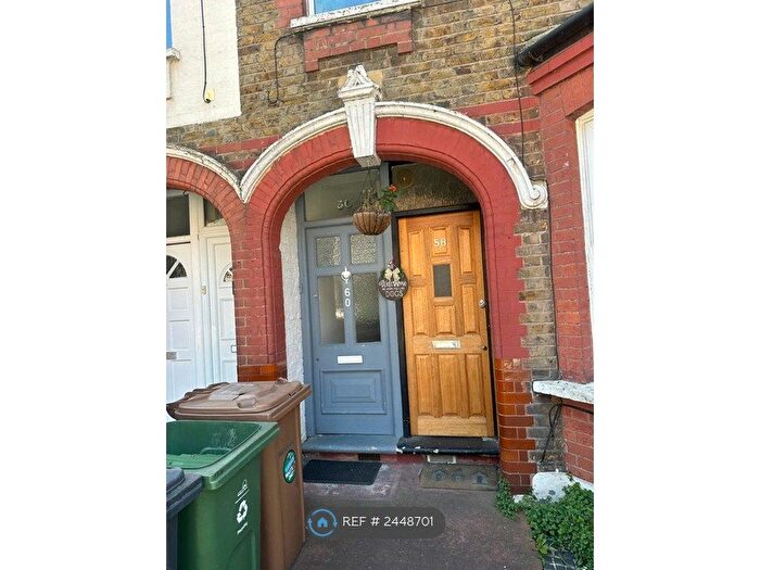 3 Bedroom Flat To Rent In Kettlebaston Road, London, E10
