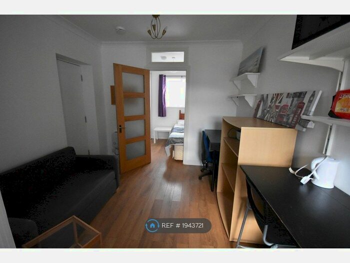 Studio To Rent In Lilac Road, Southampton, SO16